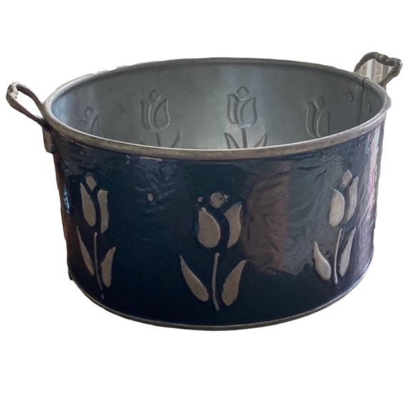 Tulip Design Low Profile Tulip Navy Blue Galvanized Metal Tub Planter 9” - Picture 1 of 4